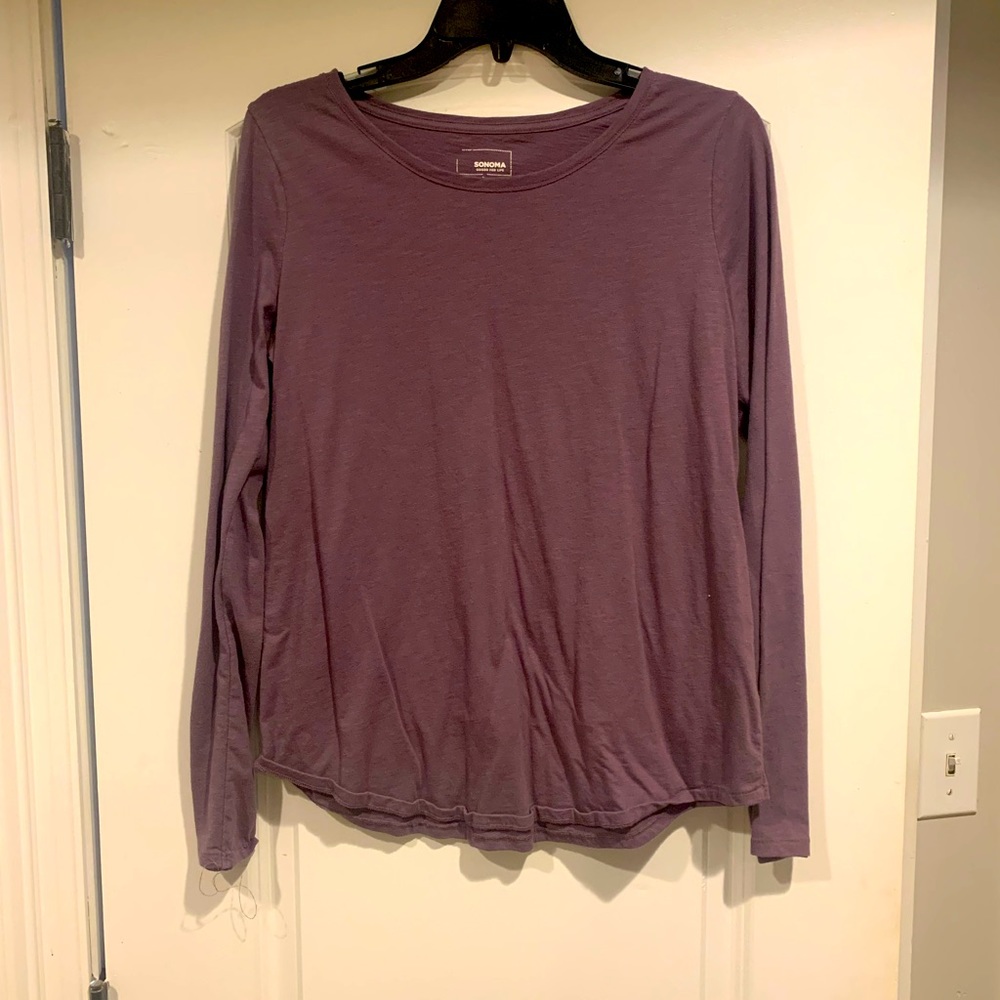 Fits true to size. Smoke free home